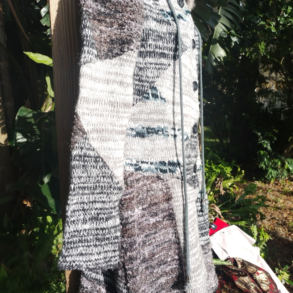 Gorgeous sweater jacket with fur trim small - Picture 5 of 10